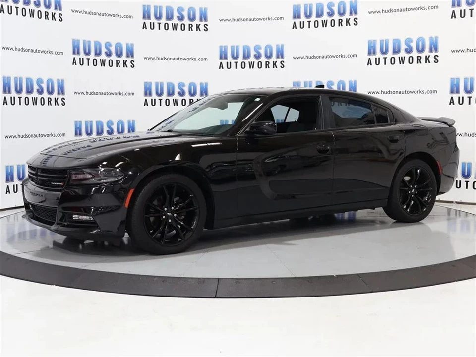 2017 Dodge Charger 7th Gen - Image 2 of 31