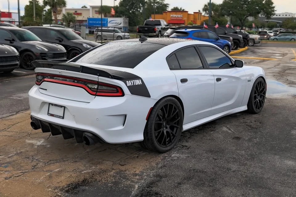 2017 Dodge Charger SRT Hellcat 7th Gen - Image 5 of 19