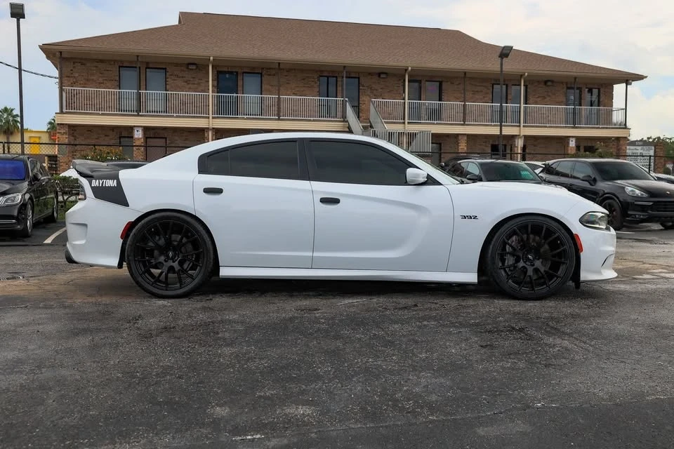 2017 Dodge Charger SRT Hellcat 7th Gen - Image 6 of 19