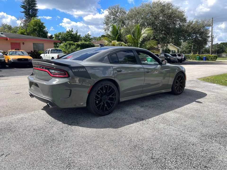 2017 Dodge Charger SRT & 392 7th Gen - Image 4 of 13