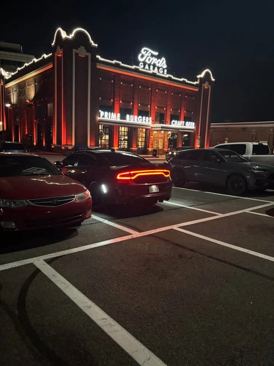 2017 Dodge Charger SRT & 392 7th Gen - Image 7 of 11