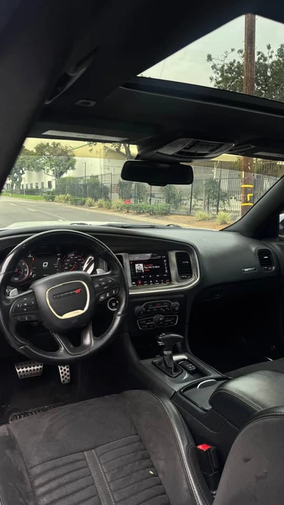 2017 Dodge Charger SRT & 392 7th Gen - Image 7 of 9