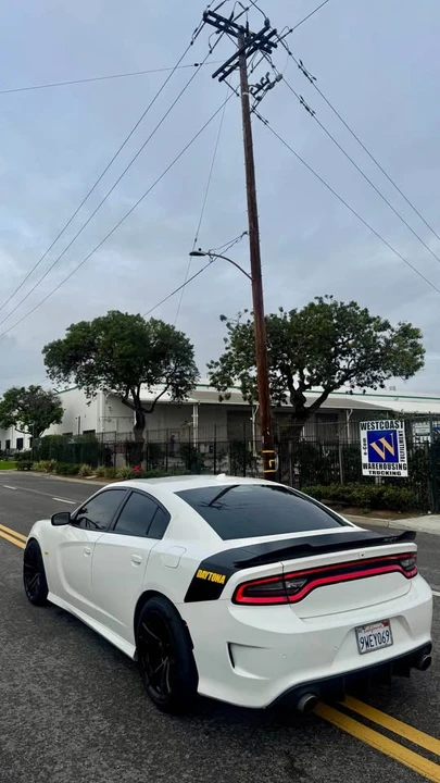 2017 Dodge Charger SRT & 392 7th Gen - Image 4 of 9