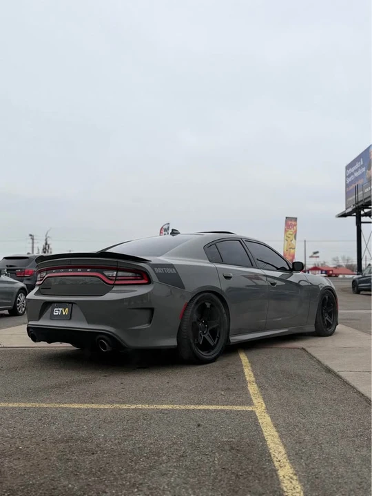 2017 Dodge Charger SRT & 392 7th Gen - Image 7 of 9