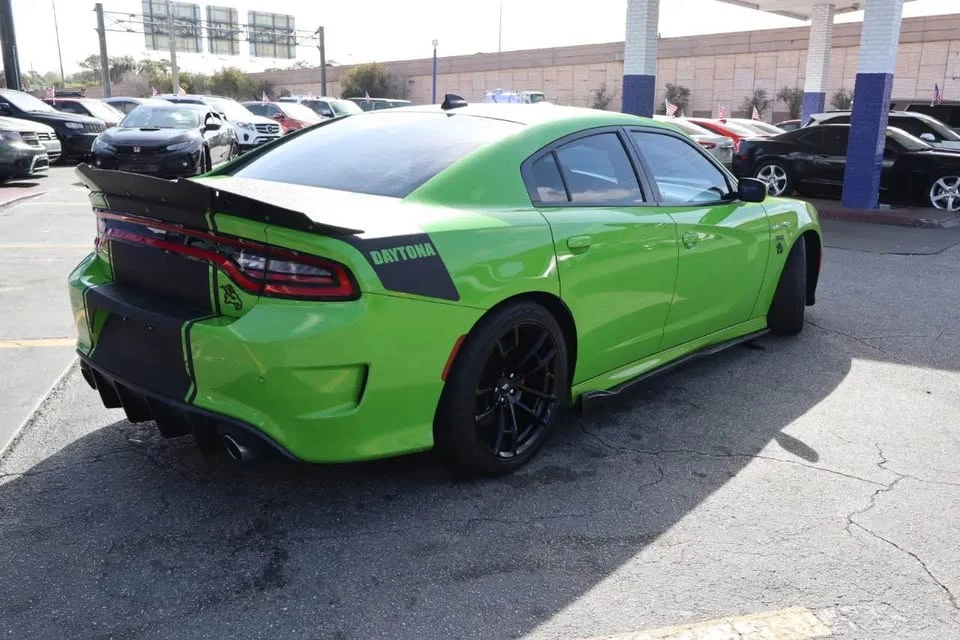 2017 Dodge Charger SRT & 392 7th Gen - Image 2 of 9