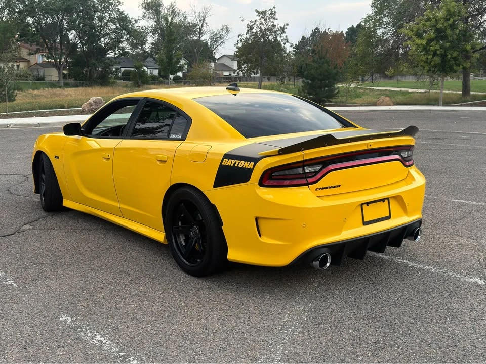 2017 Dodge Charger SRT & 392 7th Gen - Image 6 of 12
