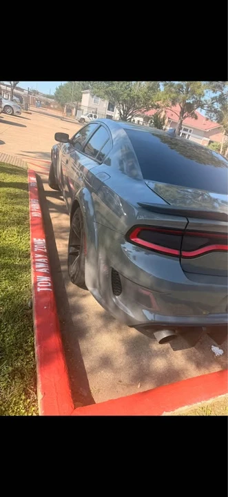 2017 Dodge Charger SRT & 392 7th Gen - Image 4 of 5