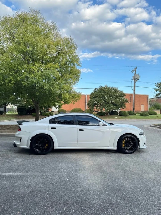 2017 Dodge Charger SRT & 392 7th Gen - Image 4 of 15