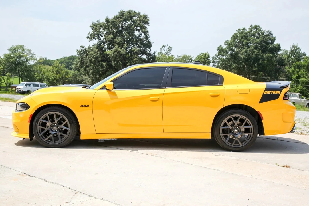 2017 Dodge Charger SRT Hellcat 7th Gen - Image 4 of 31