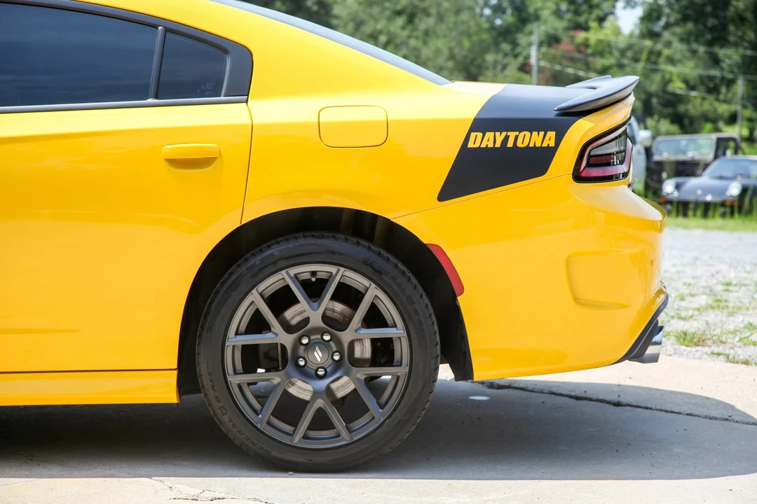 2017 Dodge Charger SRT Hellcat 7th Gen - Image 8 of 31