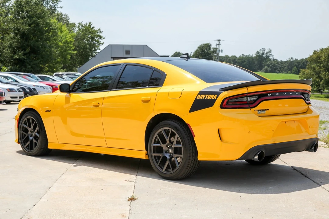2017 Dodge Charger SRT Hellcat 7th Gen - Image 19 of 31