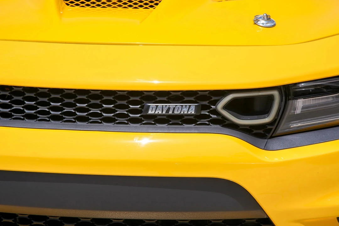 2017 Dodge Charger SRT Hellcat 7th Gen - Image 7 of 31