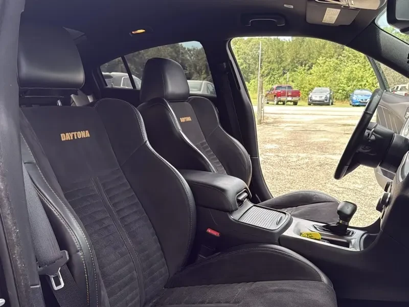 2017 Dodge Charger SRT Hellcat 7th Gen - Image 9 of 15