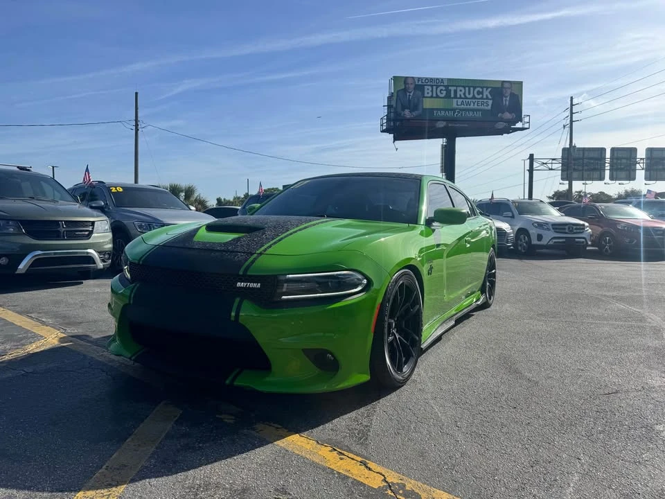 2017 Dodge Charger SRT & 392 7th Gen - Image 2 of 13