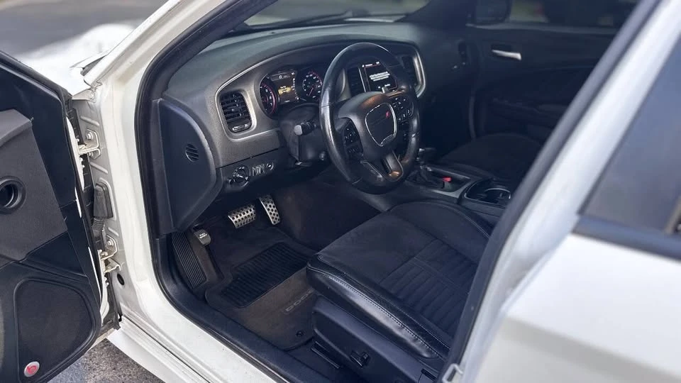 2017 Dodge Charger 7th Gen - Image 16 of 20
