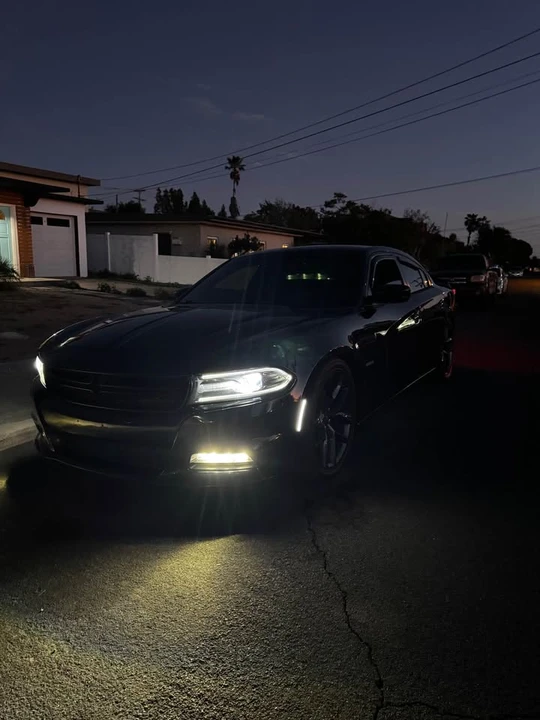 2017 Dodge Charger - Image 4 of 5