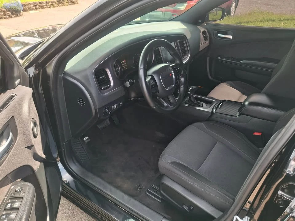 2017 Dodge Charger 7th Gen - Image 9 of 11