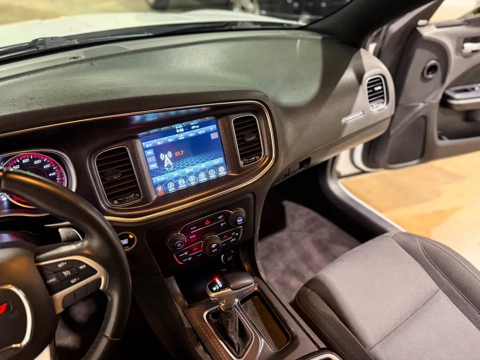 2017 Dodge Charger 7th Gen - Image 14 of 18