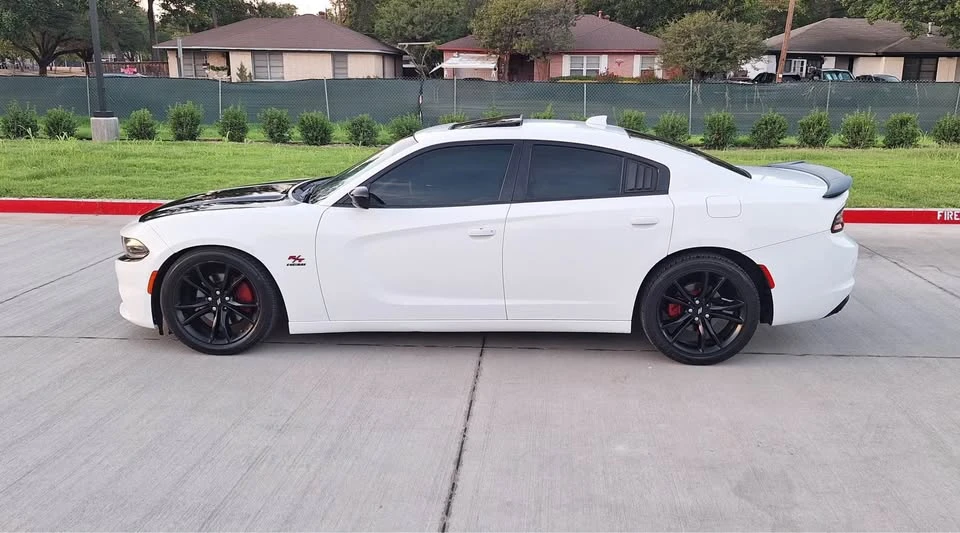 2017 Dodge Charger 7th Gen - Image 18 of 19