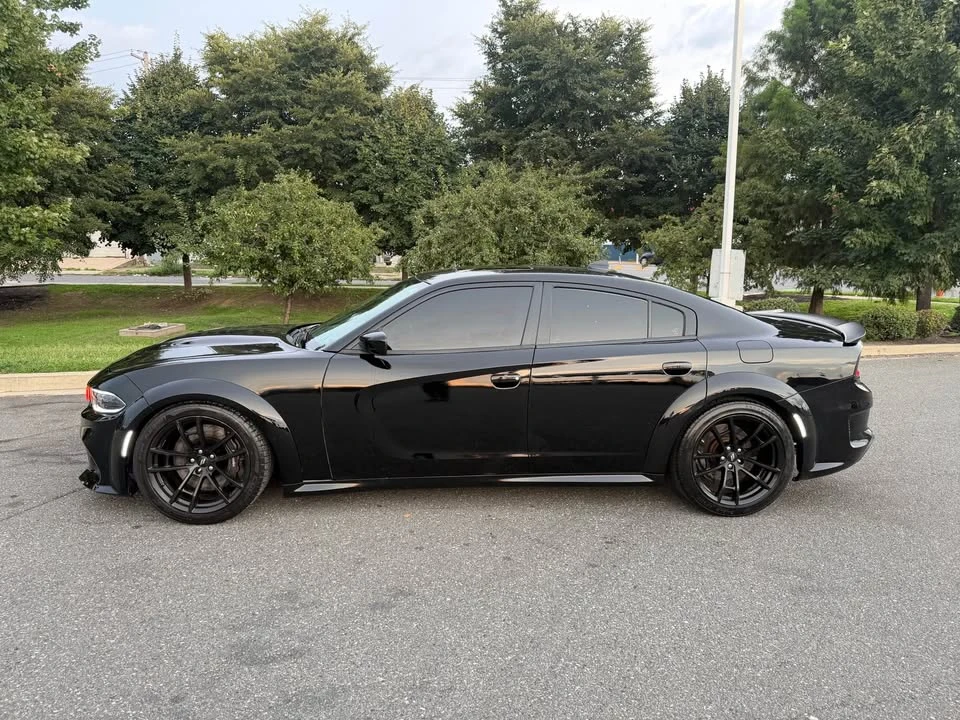 2017 Dodge Charger SRT & 392 7th Gen - Image 2 of 11