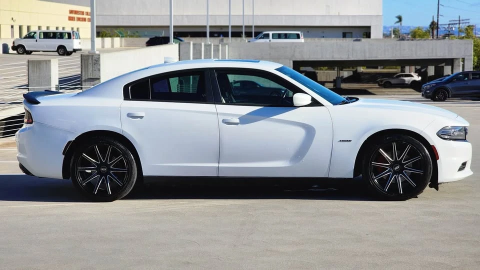 2017 Dodge Charger 7th Gen - Image 4 of 7