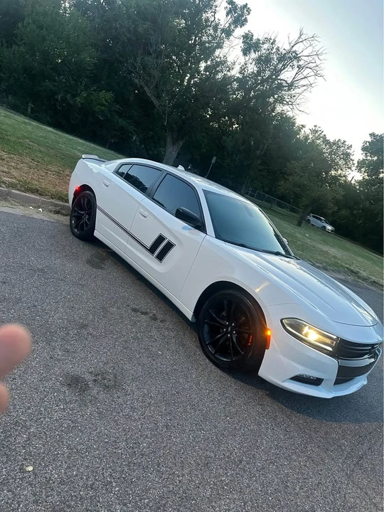 2017 Dodge Charger 7th Gen - Image 5 of 6