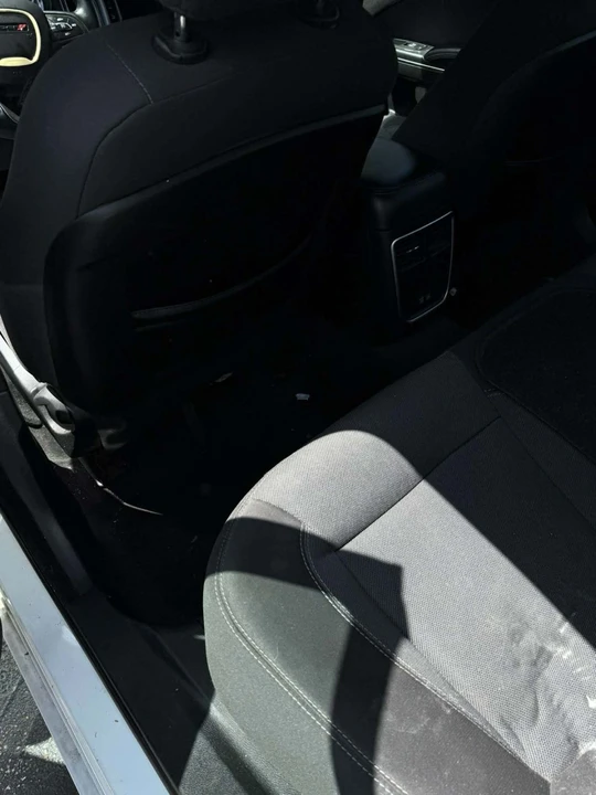 2017 Dodge Charger 7th Gen - Image 4 of 4