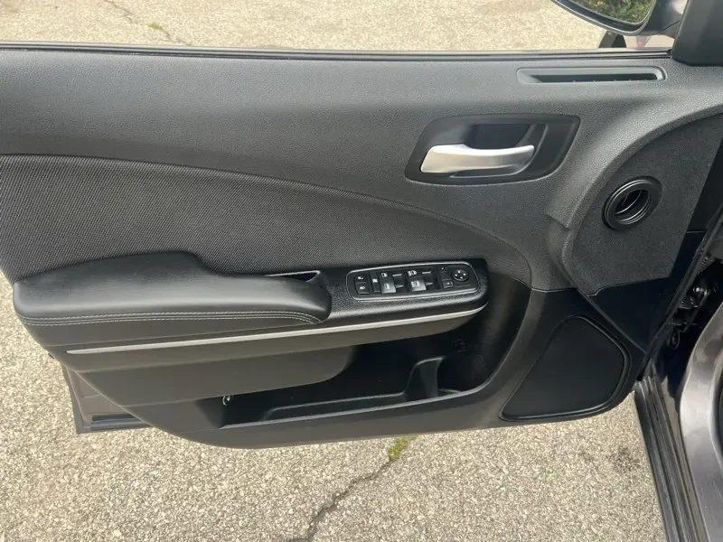 2017 Dodge Charger 7th Gen - Image 17 of 19