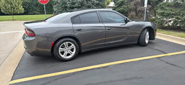 2017 Dodge Charger SE Sedan 4D
