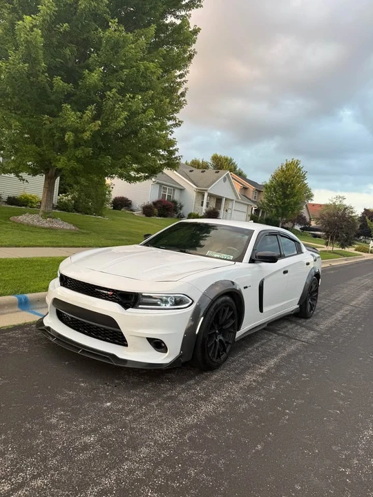 2017 Dodge Charger 7th Gen - Image 4 of 4