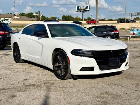 2017 Dodge Charger SE Sedan 4D
