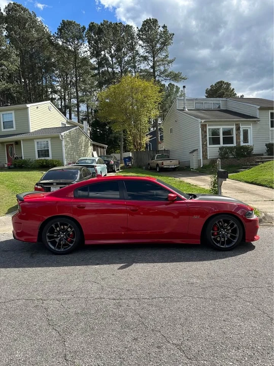 2017 Dodge Charger - Image 4 of 10