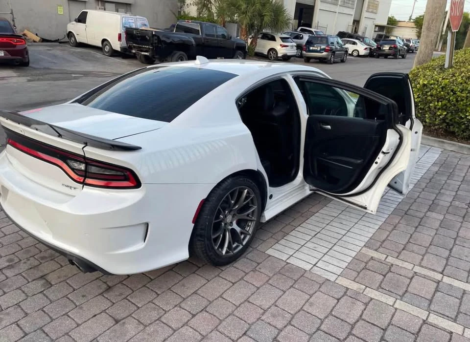 2017 Dodge Charger SRT & 392 7th Gen - Image 4 of 8