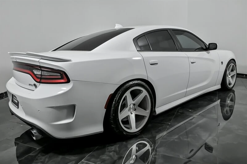 2017 Dodge Charger SRT Hellcat 7th Gen - Image 11 of 12