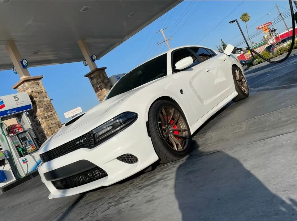 2017 Dodge Charger SRT Hellcat 7th Gen - Image 2 of 7