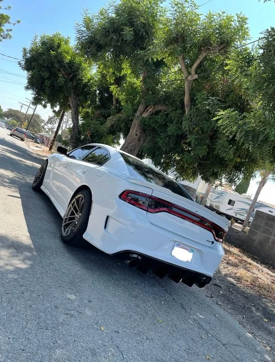 2017 Dodge Charger SRT Hellcat 7th Gen - Image 3 of 7