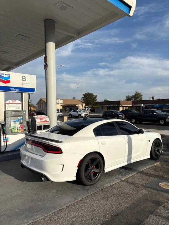 2017 Dodge Charger SRT Hellcat 7th Gen - Image 3 of 9