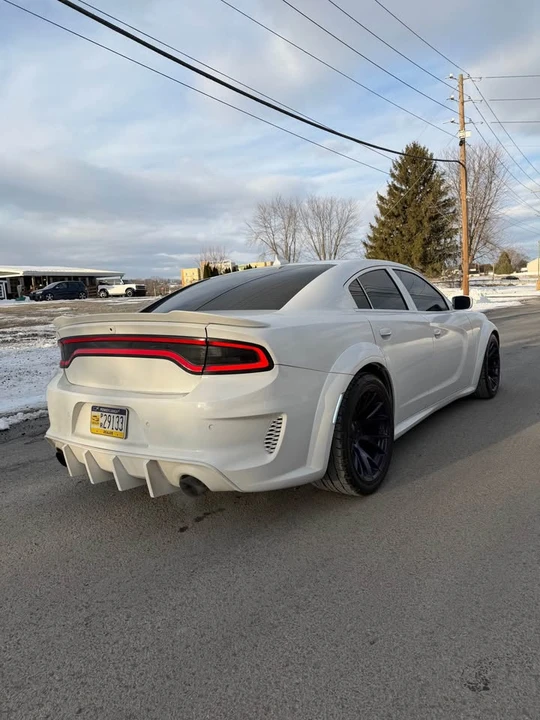 2017 Dodge Charger SRT Hellcat 7th Gen - Image 10 of 19