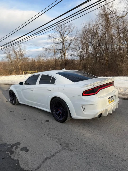 2017 Dodge Charger SRT Hellcat 7th Gen - Image 9 of 19