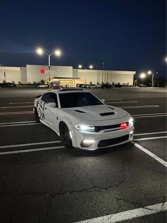 2017 Dodge Charger SRT Hellcat 7th Gen - Image 4 of 7