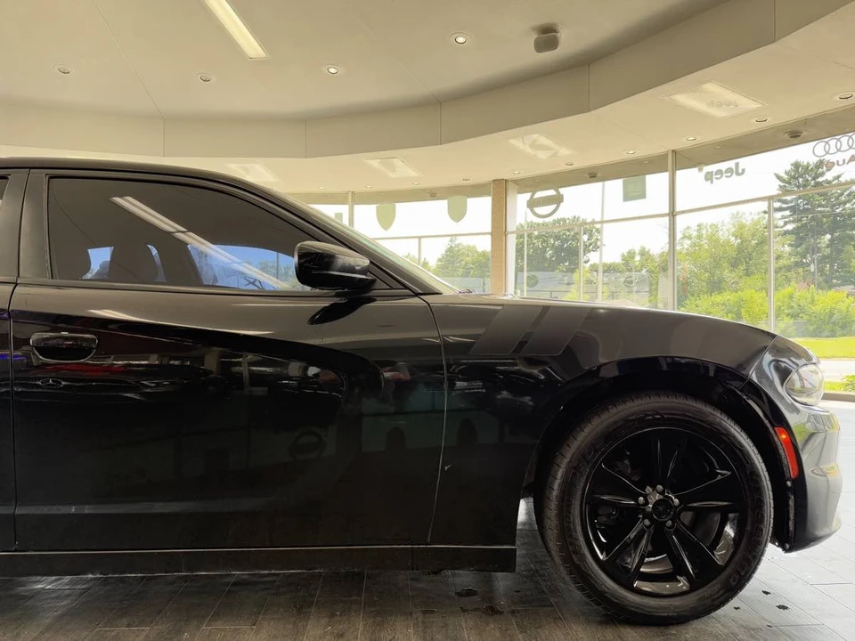 2017 Dodge Charger 7th Gen - Image 9 of 12