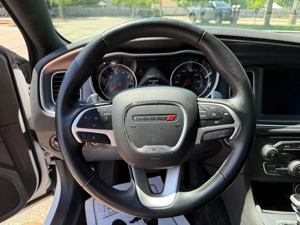 2017 Dodge Charger 7th Gen - Image 17 of 31
