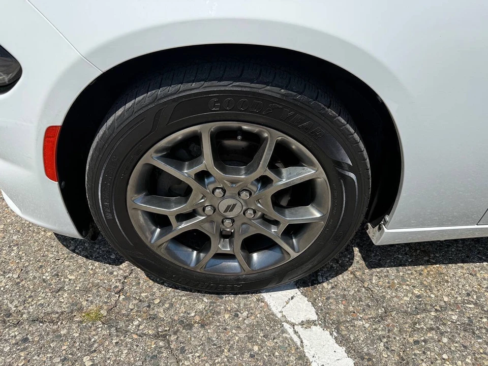 2017 Dodge Charger 7th Gen - Image 16 of 31