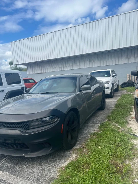 2017 Dodge Charger 7th Gen - Image 2 of 6