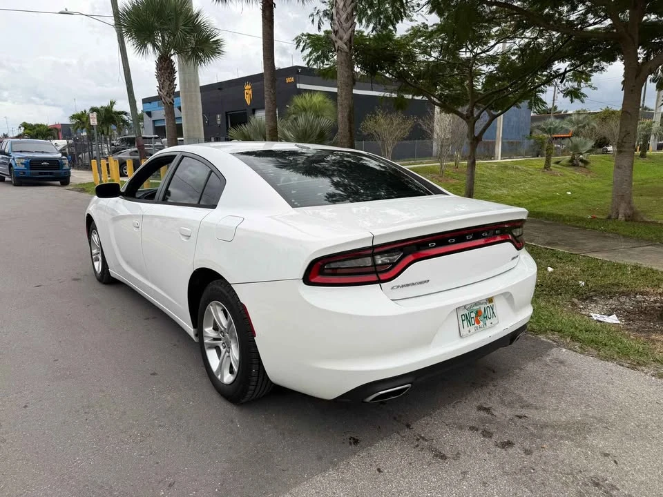 2017 Dodge Charger 7th Gen - Image 4 of 8