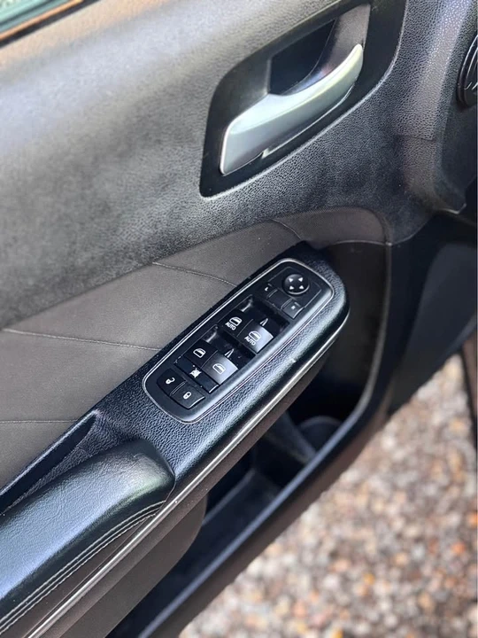 2017 Dodge Charger - Image 11 of 17