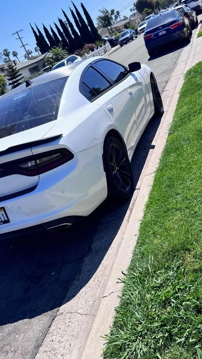 2017 Dodge Charger - Image 3 of 6