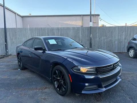 2017 Dodge Charger SXT Sedan 4D
