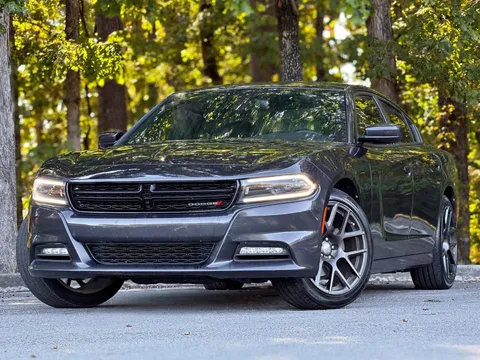 2017 Dodge Charger · SXT Sedan 4D