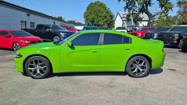 2017 Dodge Charger SXT Sedan 4D